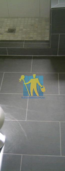 traditional bathroom floor with master bathroom with porcelain grey floor rectangular with white grout lines Adelaide/Onkaparinga
