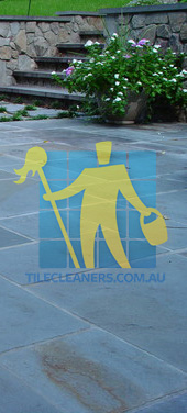 Gold Coast/Bilinga bluestone tiles outdoor backyard traditional irregular white grout
