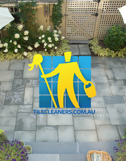 Melbourne/Maroondah/Croydon North bluestone tiles outdoor patio irregular pattern dark grout eclectic landscape